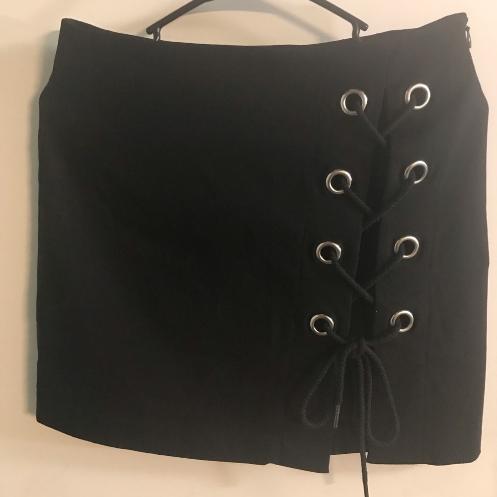 Tea n cup Skirt with Lace Detail
